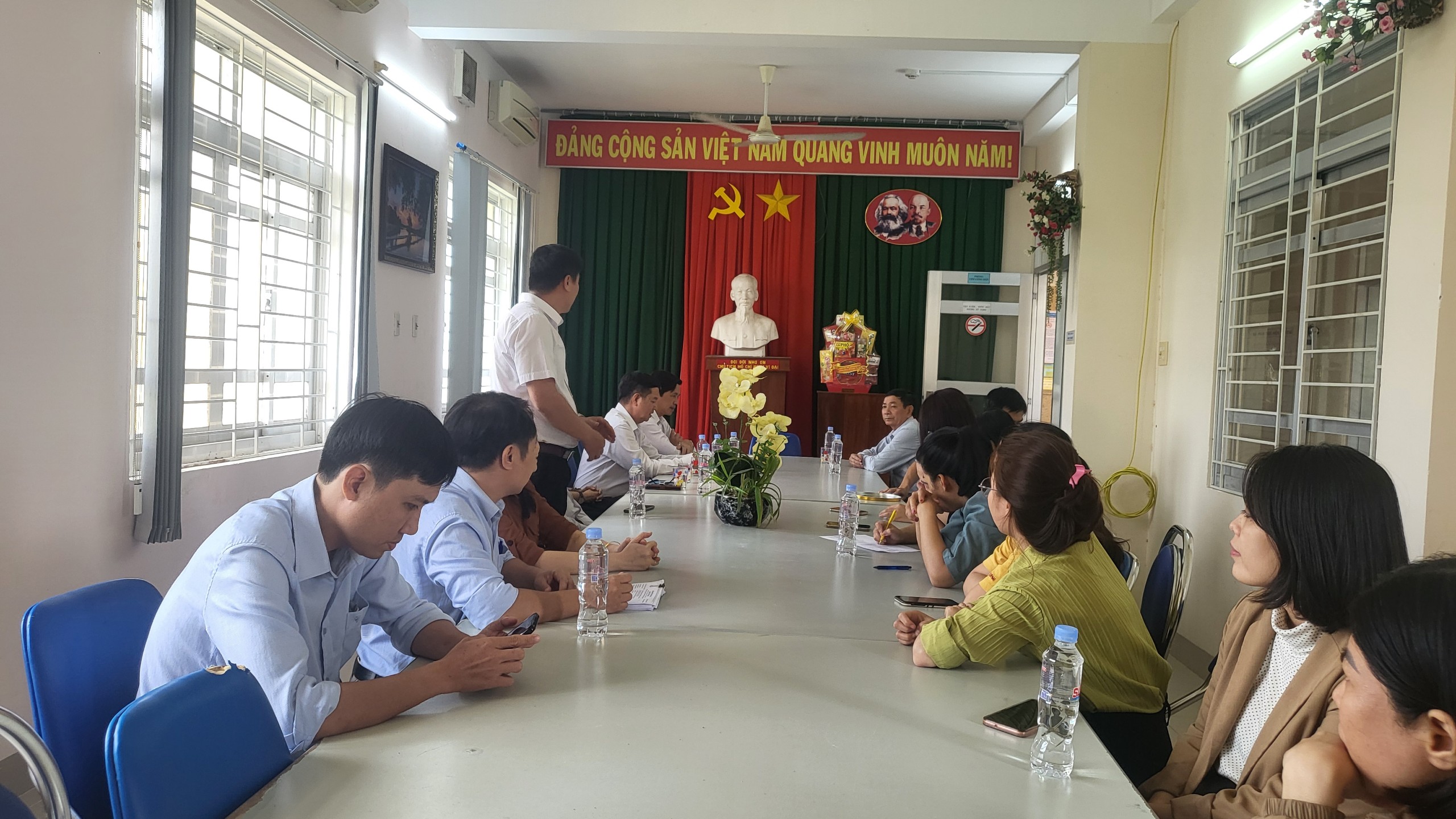 Huyện Ủy, UBMTTQVN huyện thăm, chúc tết Trung tâm y tế huyện Tuy An