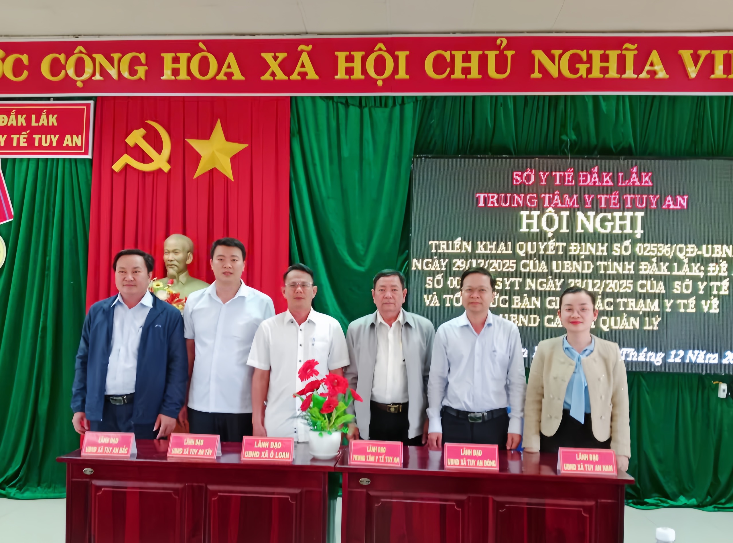 TTYT Tuy An tổ chức Hội nghị bàn giao các TYT trực thuộc về UBND các xã quản lý